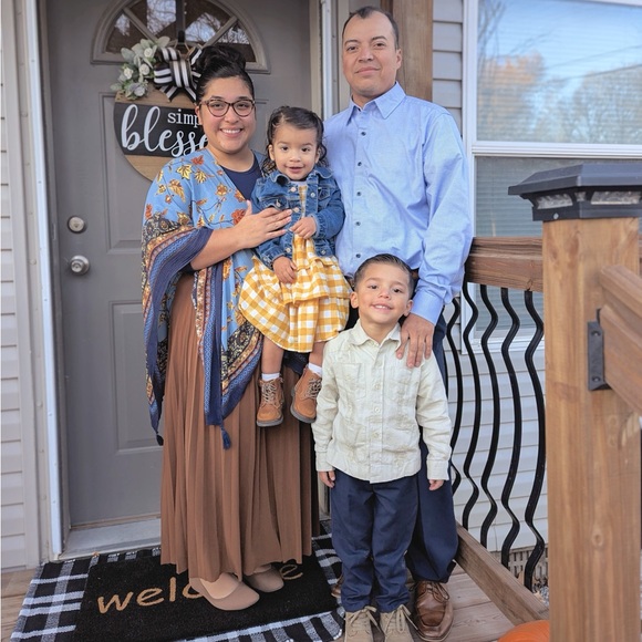 Meet your Posher, Gabrielle - Picture 2 of 6